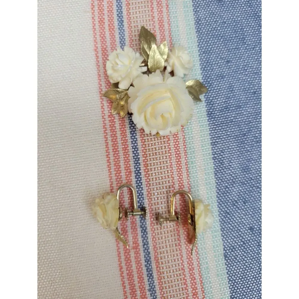 Vintage Krementz Flower Brooch & Screw Back Earrings